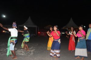 Tarian adat