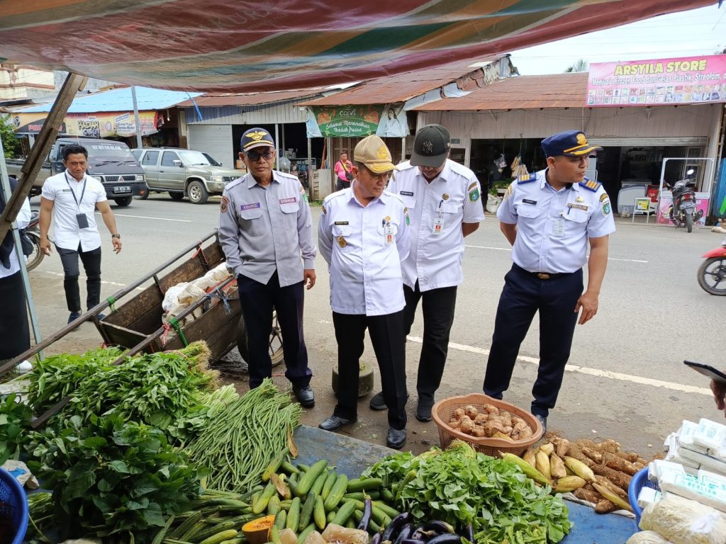 Instruksi Bupati Tanah Bumbu Andi Rudi Latif Pemantauan Harga Bahan Pokok