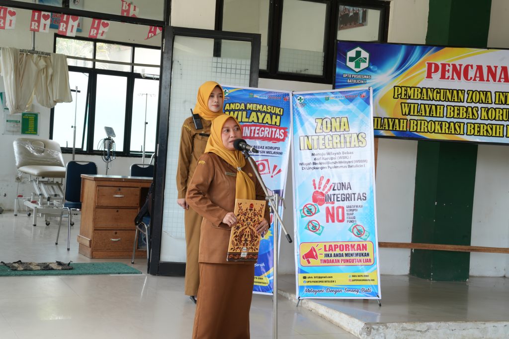 Sekda Tanah Bumbu Yulian Herawati bersama jajaran OPD melakukan evaluasi persiapan Zona Integritas WBK di Puskesmas Batulicin 1, Selasa 15 September 2026.