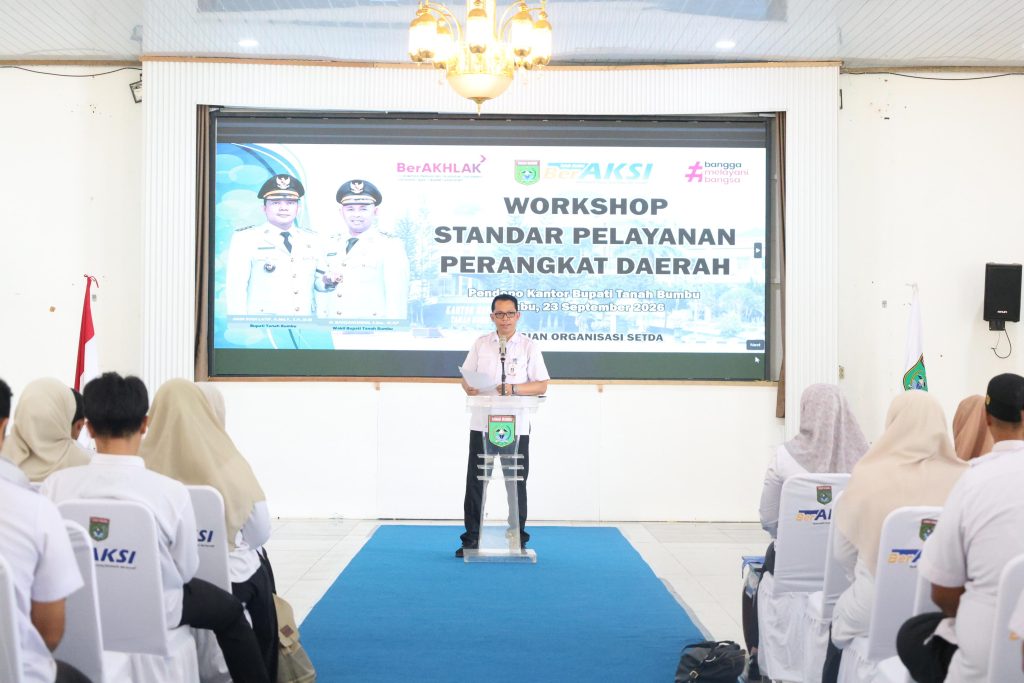 Bupati Tanah Bumbu melalui Asisten Kesra membuka Workshop Standar Pelayanan Perangkat Daerah di Pendopo Kantor Bupati Batulicin, 23 September 2026.