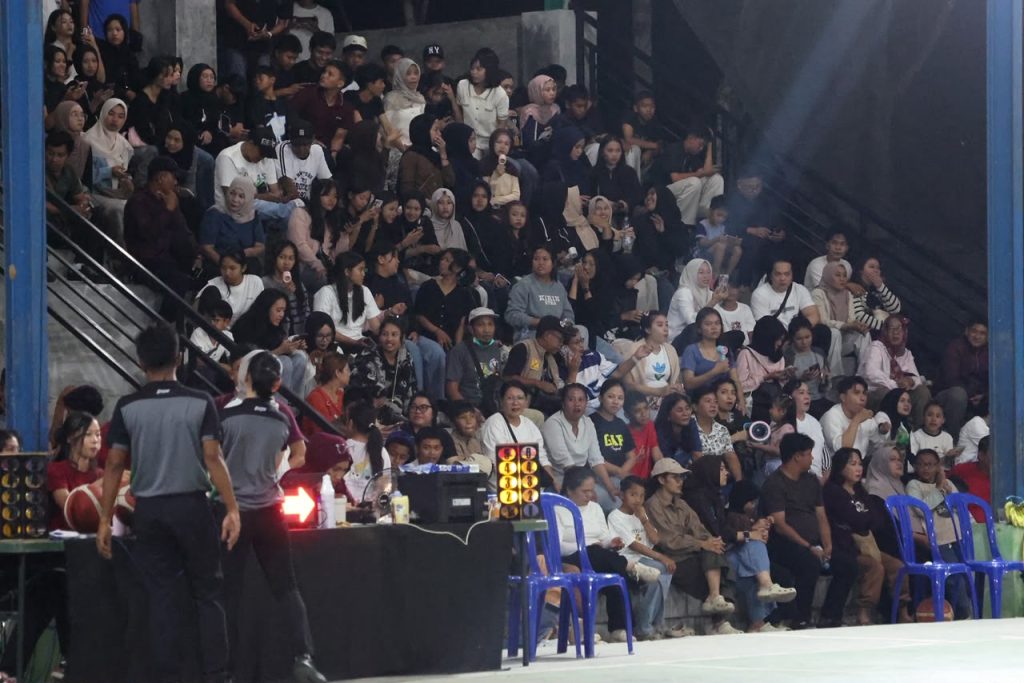 Ketua Perbasi Tanah Bumbu, Dading Kalbuadi, menekankan pentingnya keberlanjutan kompetisi untuk menciptakan ekosistem basket di Kalimantan Selatan.