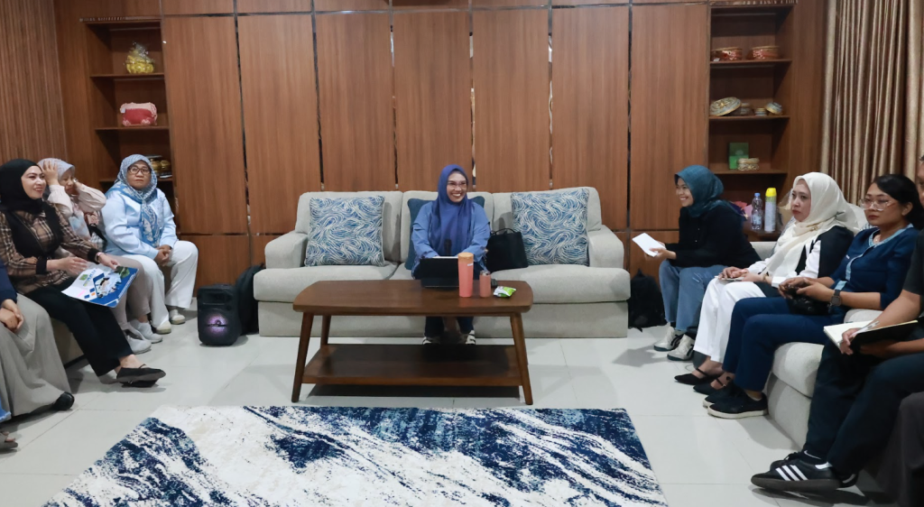 Rapat evaluasi Dekranasda Tanah Bumbu dipimpin Andi Irmayani Rudi Latif membahas inovasi kerajinan lokal dan persiapan Inacraft 2026.