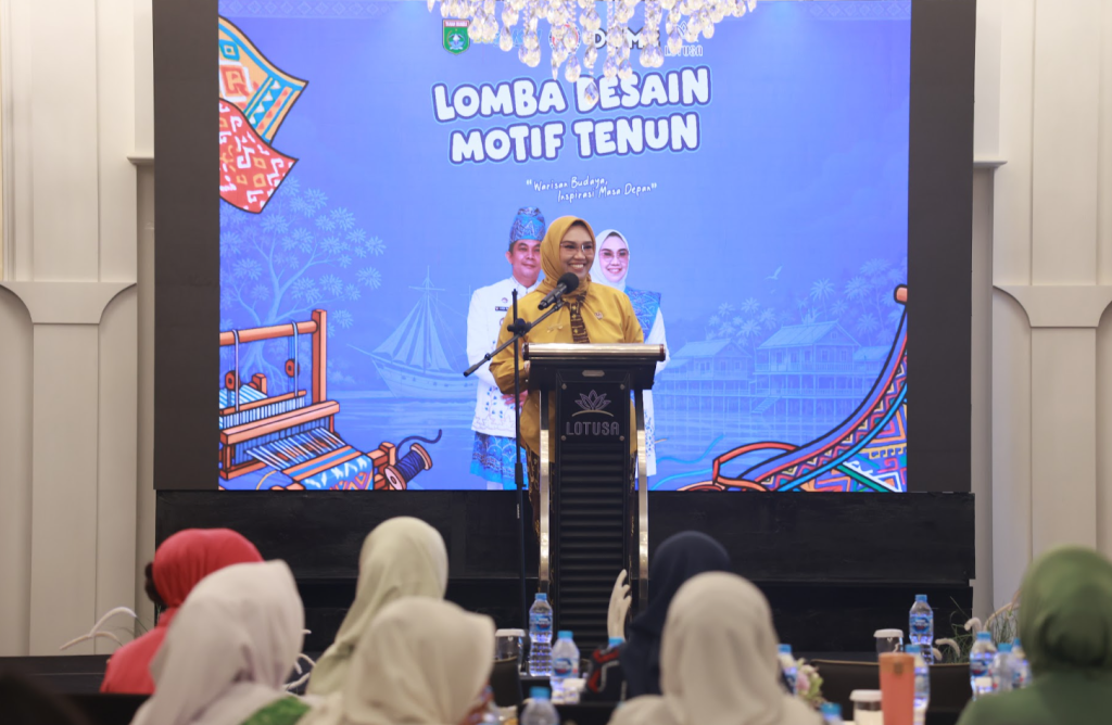 Pemerintah Kabupaten Tanah Bumbu menggelar Lomba Desain Motif Tenun 2026 sebagai wadah kreativitas generasi muda sekaligus upaya melestarikan budaya lokal. 