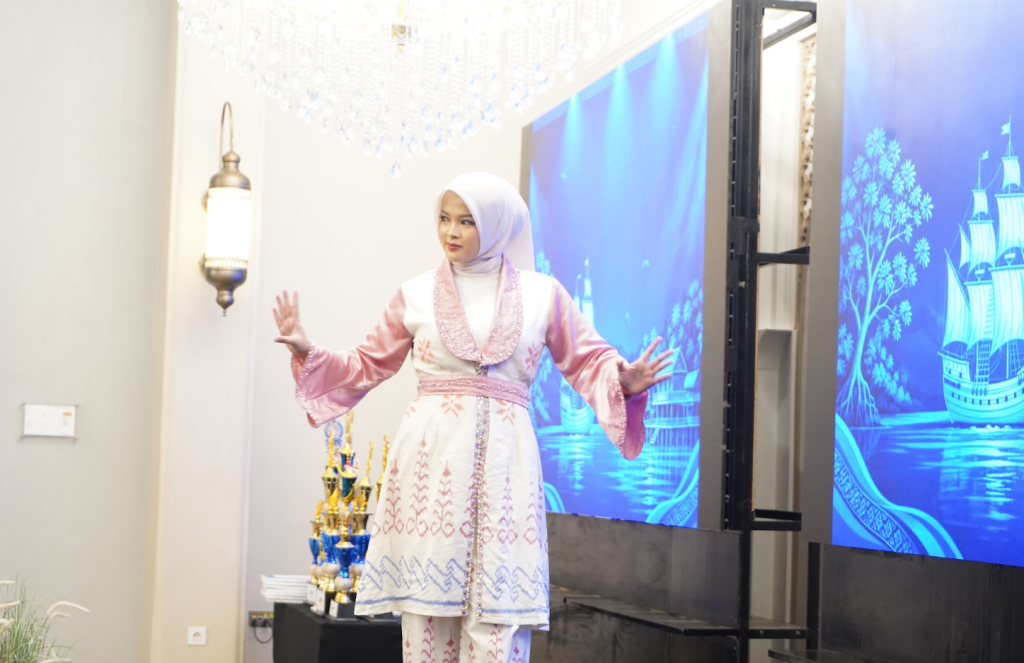 Pemerintah Kabupaten Tanah Bumbu menggelar Lomba Desain Motif Tenun 2026 sebagai wadah kreativitas generasi muda sekaligus upaya melestarikan budaya lokal. 