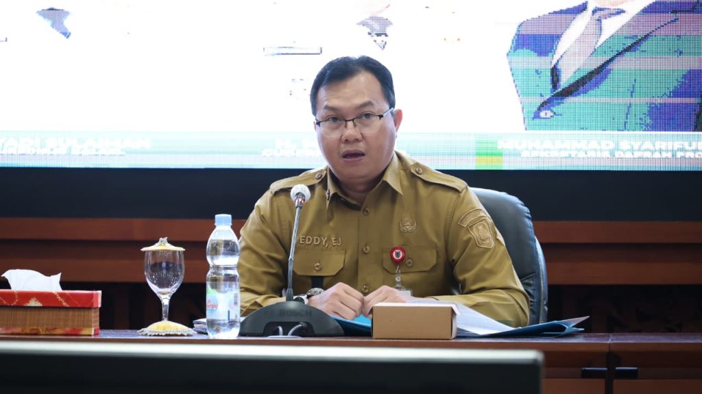 Asisten Pemkab Tanah Bumbu M. Putu Wisnu Wardhana menghadiri Rakoor Satgas BBM dan LPG Bersubsidi Provinsi Kalsel di Banjarbaru, 6 Oktober 2026