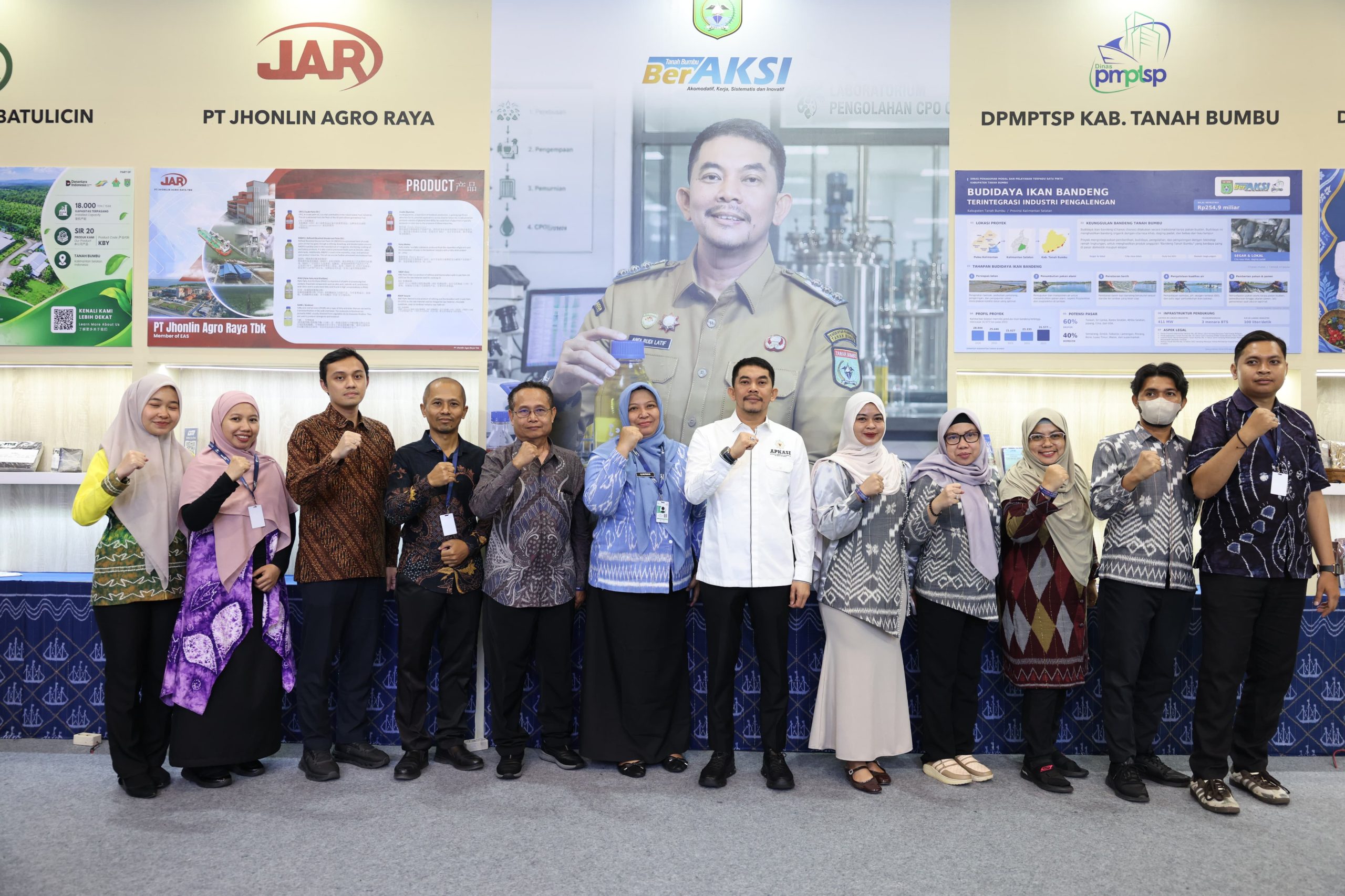 Tanah Bumbu Raih Penghargaan Stand Terbaik di Trad...