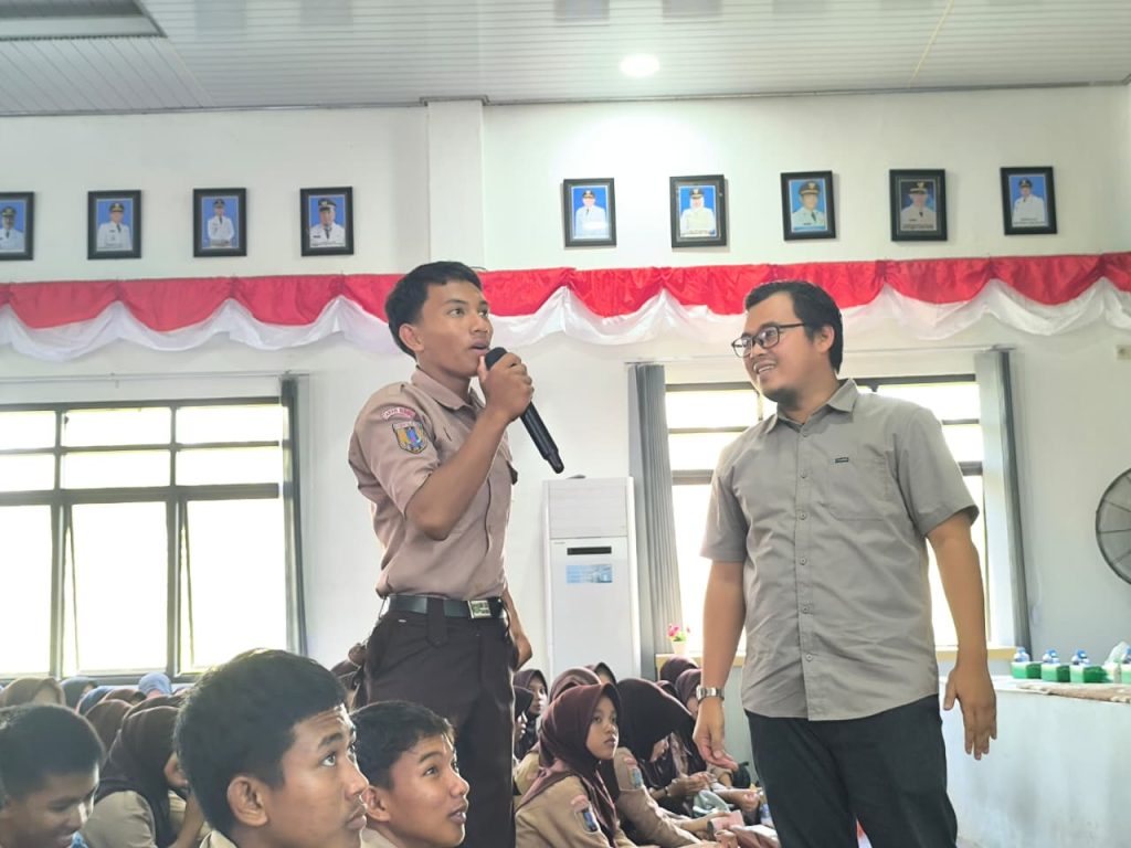 Pelajar SLTA Tanah Bumbu ikuti Aksi Go To School Wawasan Kebangsaan di Batulicin.