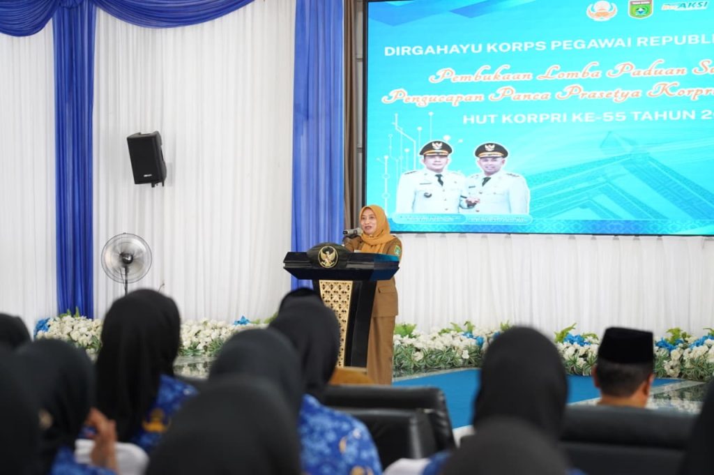 Sekda Yulian Herawati membuka lomba HUT ke-55 KORPRI di Pendopo Kantor Bupati Batulicin.